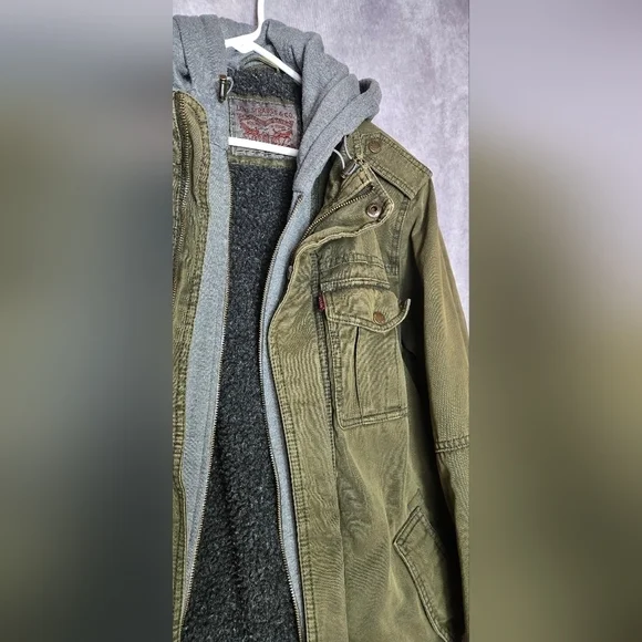 Levi's trucker jacket - Picture 2 of 4